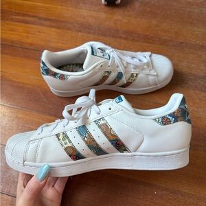 NWOT Adidas superstar shoes - women’s 9